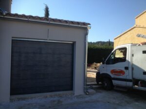 pose-de-goutiere-en-zinc-a-pujaut-2-